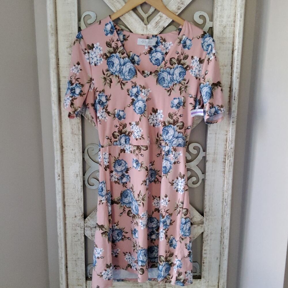 Wayf Women's Short Sleeve Midi Dress with Elastic Waist V-Neck Soft Peach Floral - Picture 4 of 9